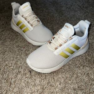 Size 2.5Y Adidas